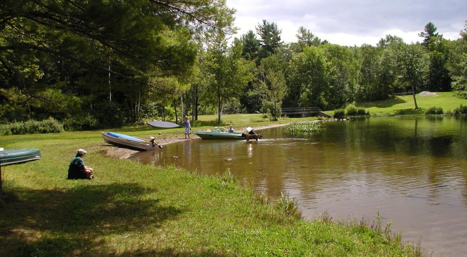 Great access and two ponds at Putnam Pond.