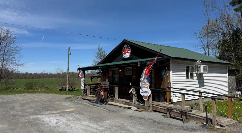 The exterior and parking lot of Suzie's