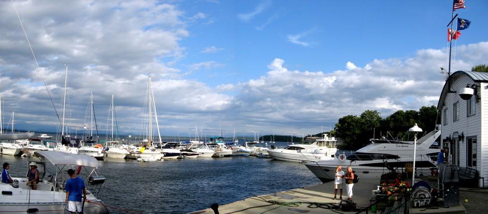 marina boats