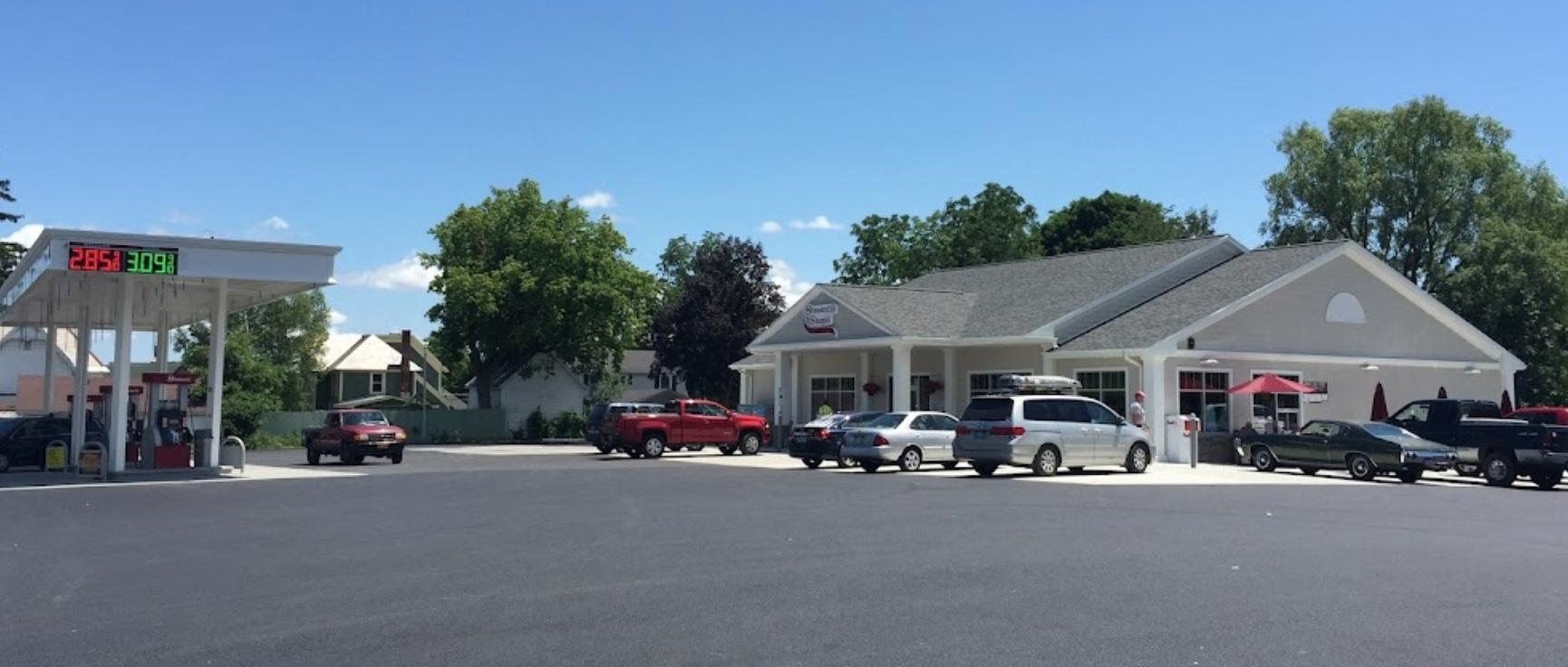 The exterior and parking space of Stewart's Shops Ticonderoga.