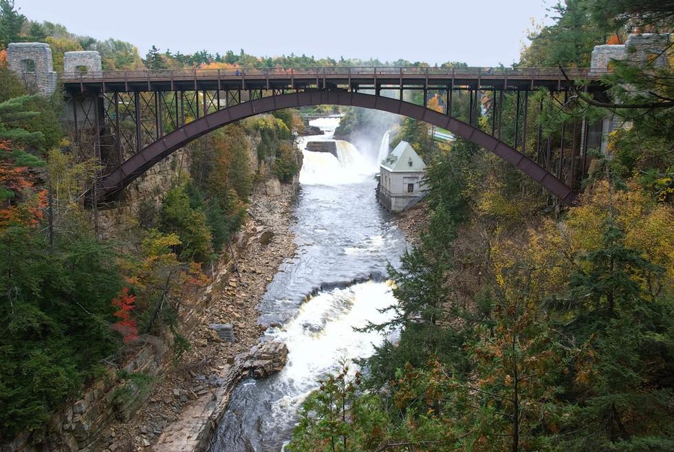 Bridge going over Ausable Chasm